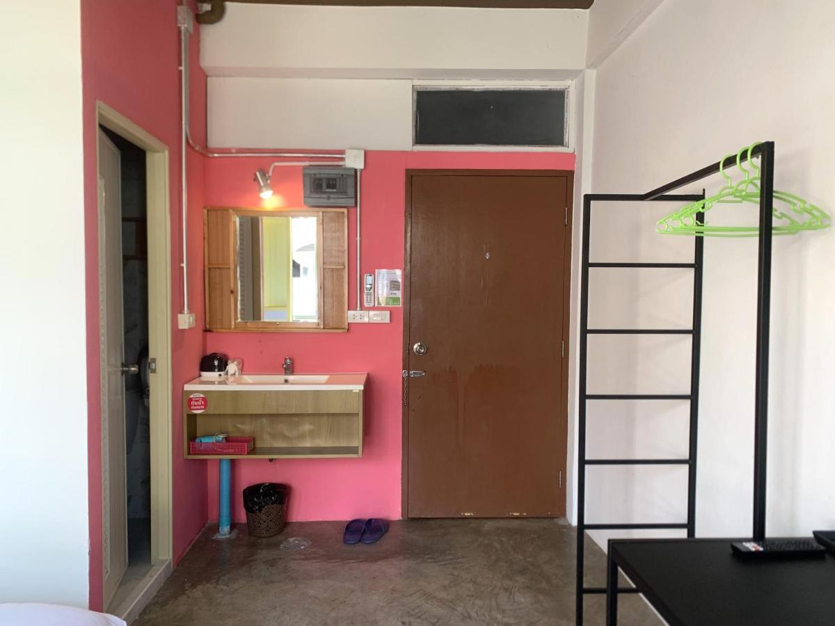 Sleep Sheep Phuket Hostel Sha Esterno foto
